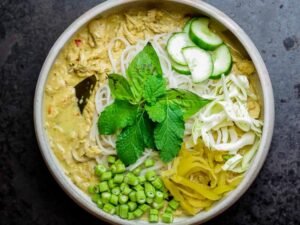 Khanom Chin: 